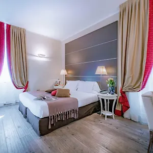 https://town-house-31.it-lombardy.com